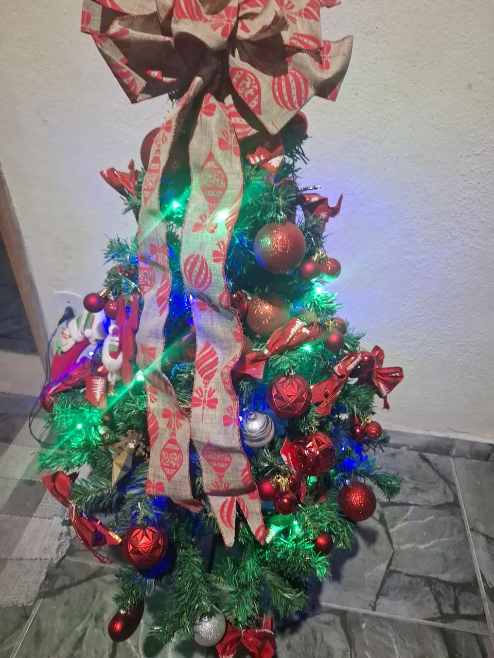 Árvore de Natal linda e completa no precinho - Foto 4