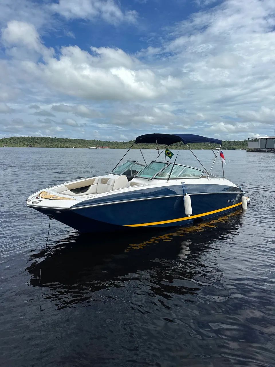 Lancha Regal Fasdeck 2220
