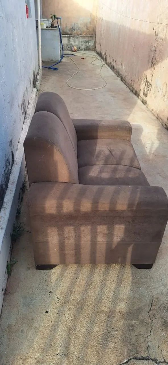 3 sofás (dois de 2 lugares e um de 3 lugares) - Foto 2