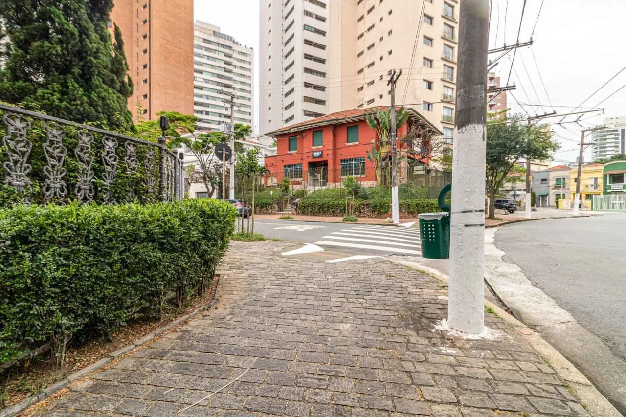 Casa comercial na Rua Safira, 9  323 m² - Foto 4