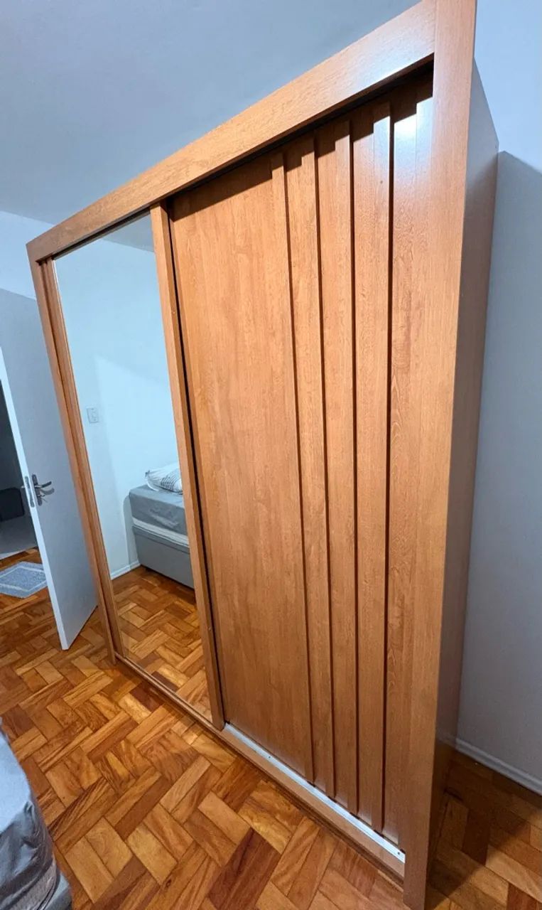 Guarda-roupa duas portas