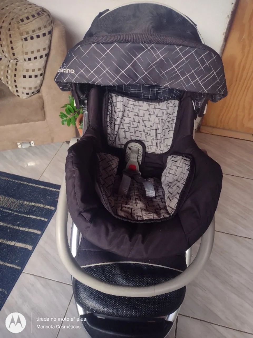 Carrinho de bebê com bebê conforto  - Foto 5