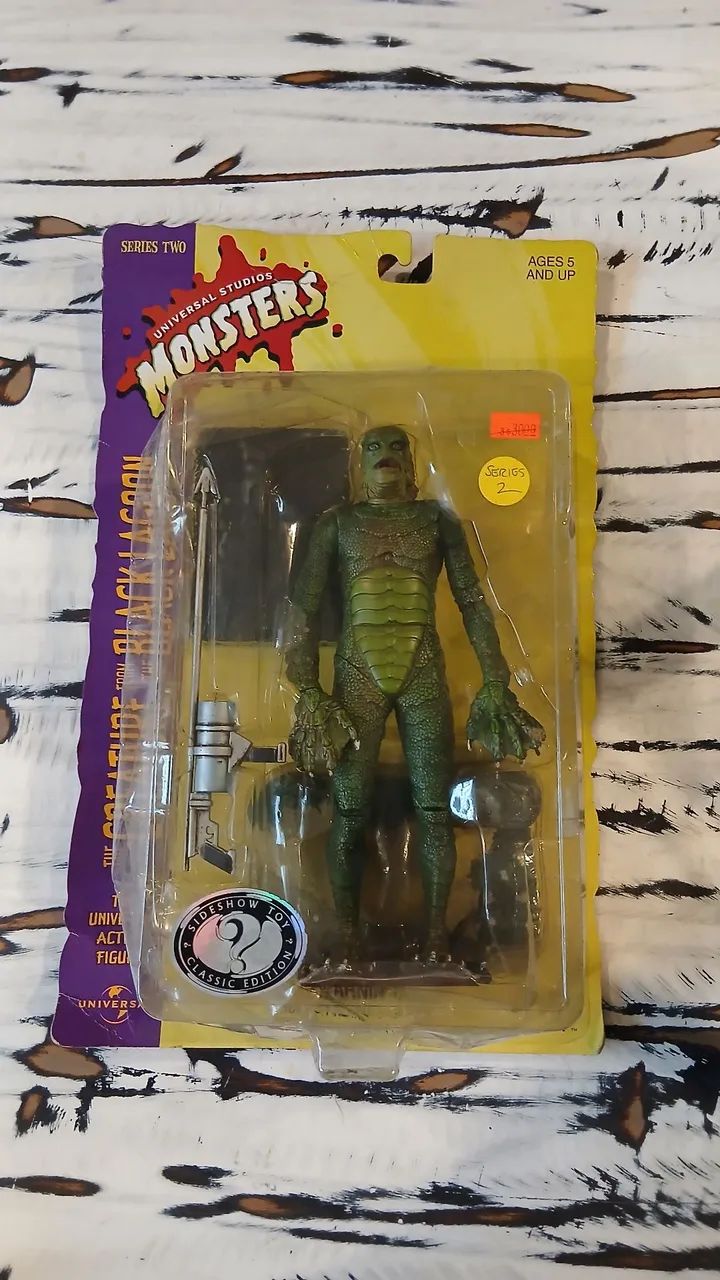 Action Figure do Monstro da Lagoa Negra.  Da Universal Studios 