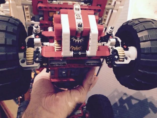Lego Technic 4x4 Crawler 9398 - 1327 Pcs - Usado - Excelente - com bateria de litio - Foto 2