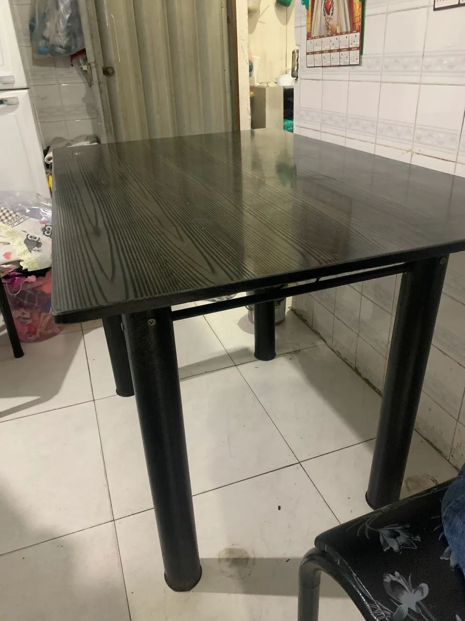 Mesa de mármore com 4 cadeiras  - Foto 2