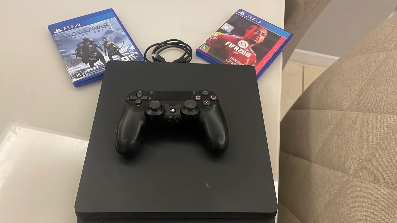PS4 slim 1 TB, com controle, com god of war Ragnarok + 1 jogo - Foto 4