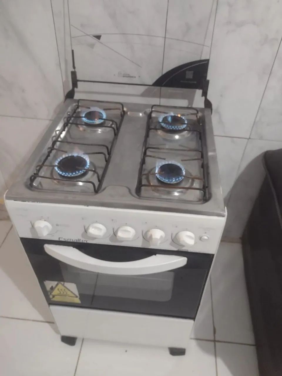 Fogão esmaltec 4 bocas funcionando 