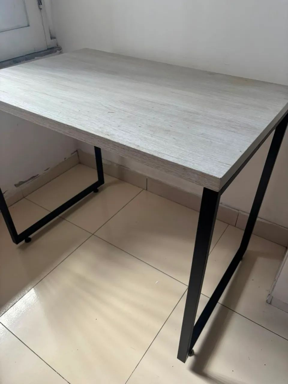 Escrivaninha/ mesa de quarto - Foto 2