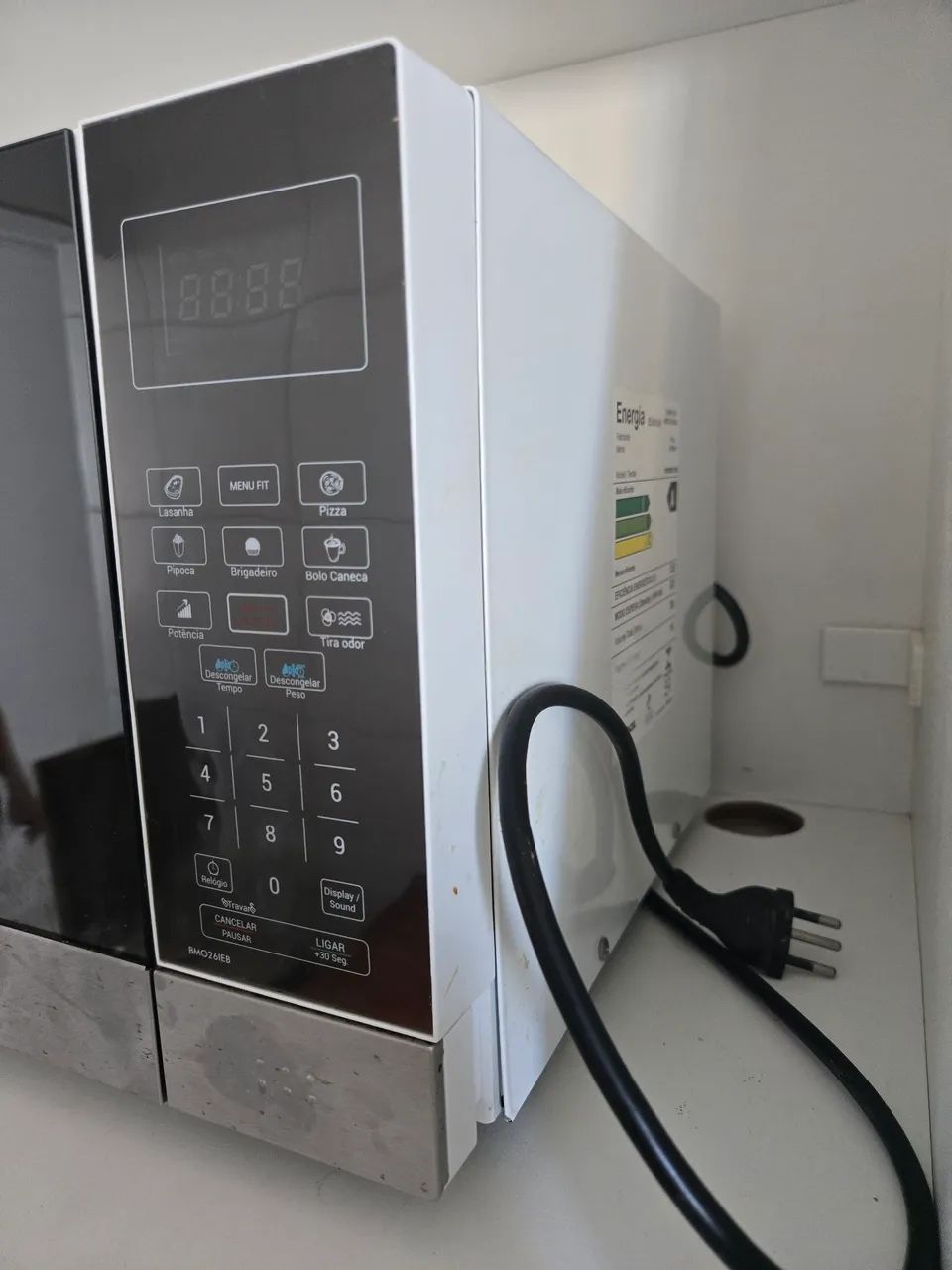 Micro-ondas Britânia 