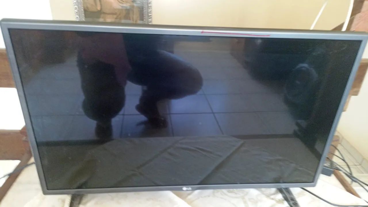 Vendo TV LG 32 polegadas semi nova  - Foto 4
