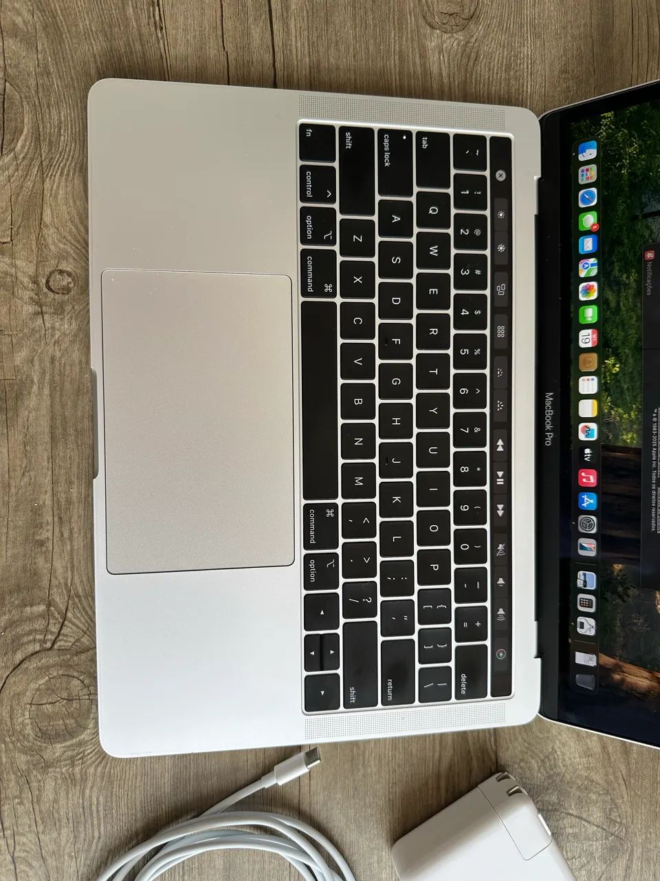MacBook Pro 256GB - TouchBar i5 Quad-core  - Foto 3