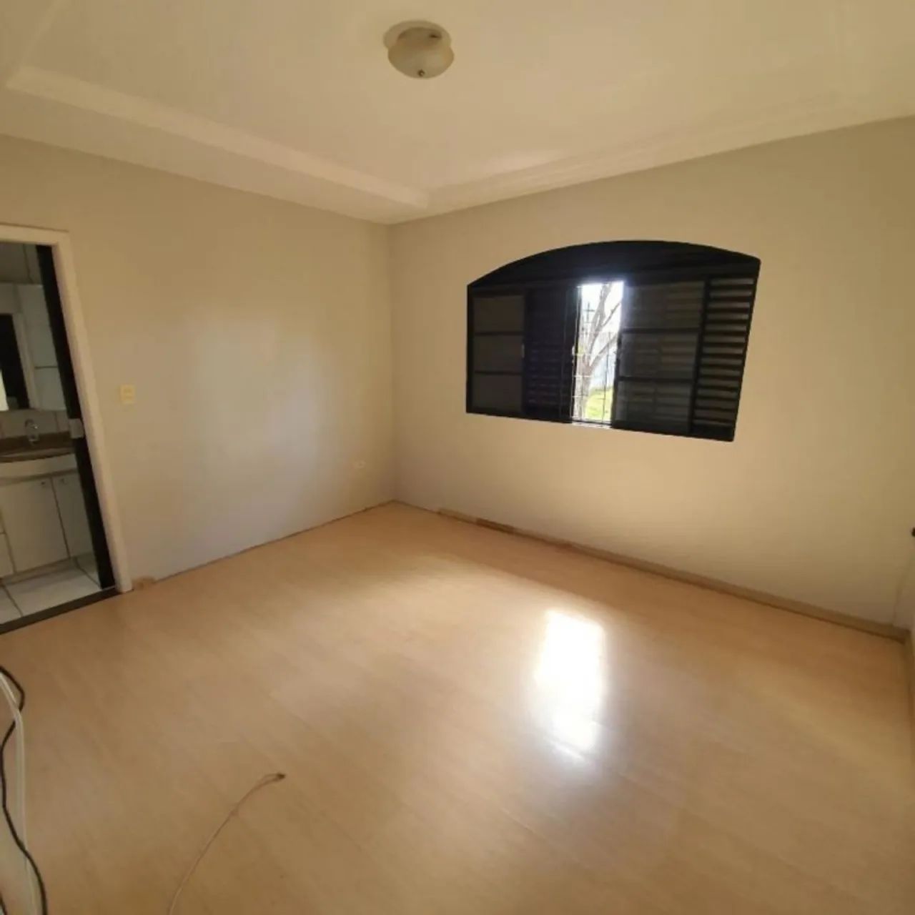 Sobrado com 4 quartos para alugar por R$ 3400.00, 188.00 m2 - ZONA 08 - MARINGA/PR - Foto 7