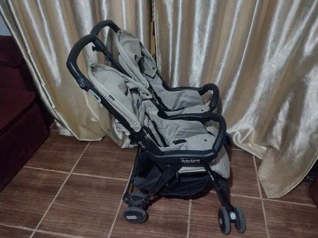 Carrinho de bebe gêmeos  - Foto 4