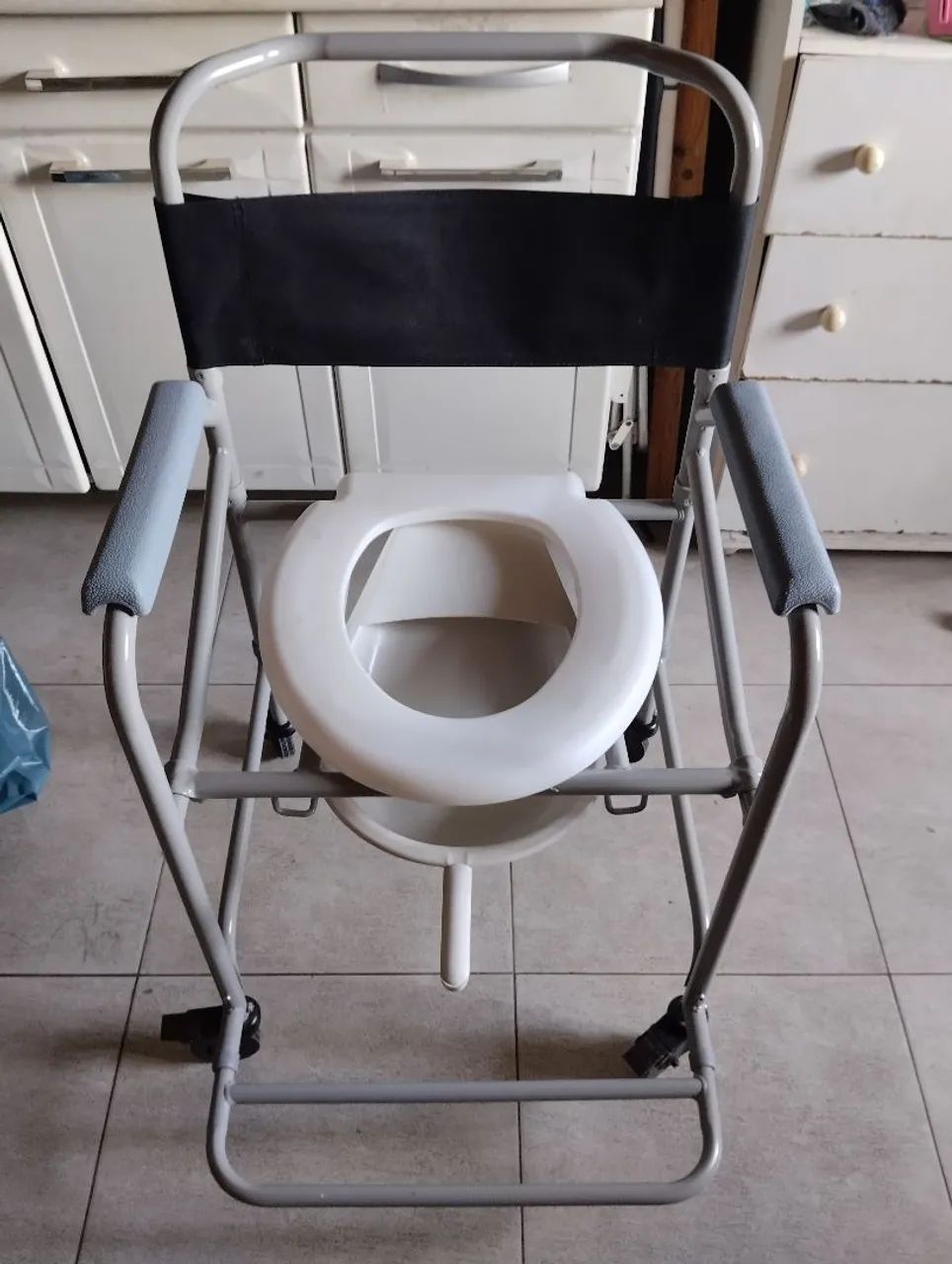 Cadeira Higiênica com comadre 