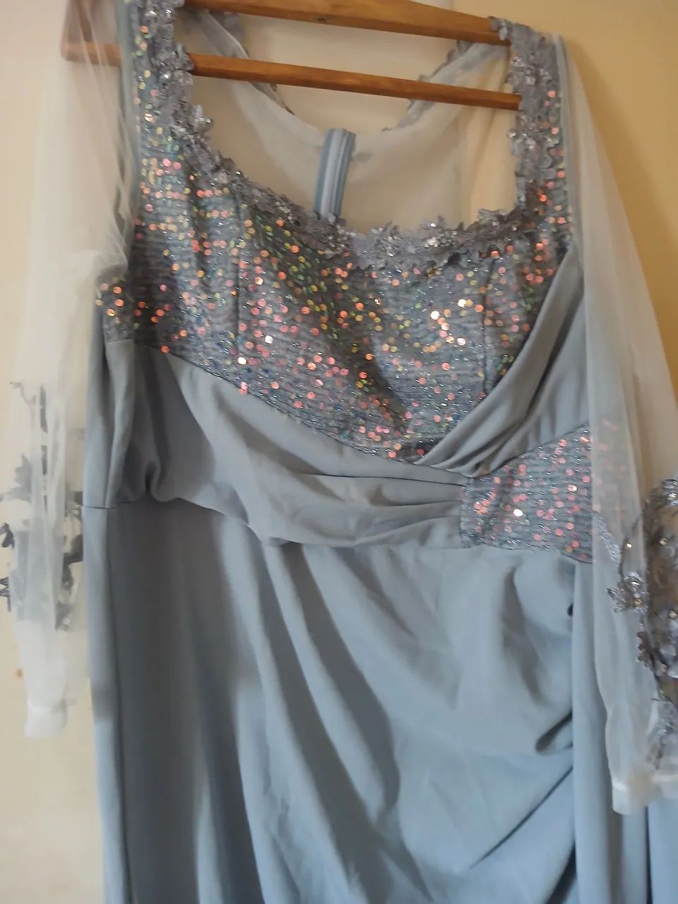 Vende vestido  cinza  - Foto 2