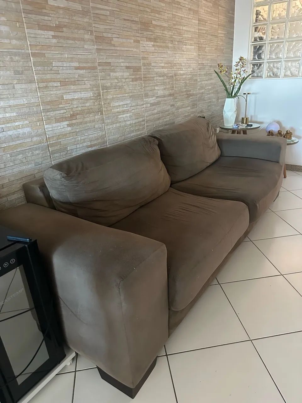 Sofá marrom LAR SHOPPING tecido suede - Foto 2