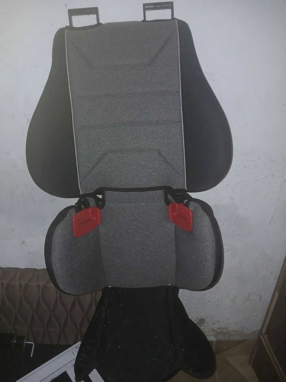 Assento de carro para crianças. 