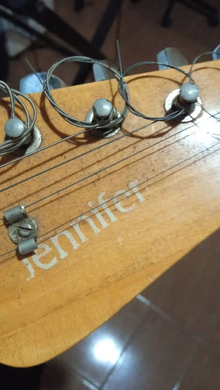 Guitarra jennifer strato bem conservada  - Foto 3
