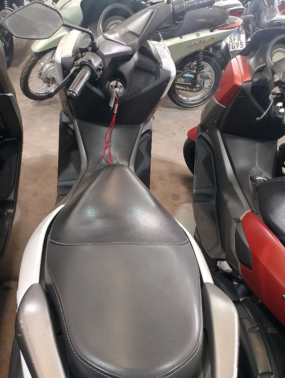 YAMAHA NMAX 2018 - Foto 2