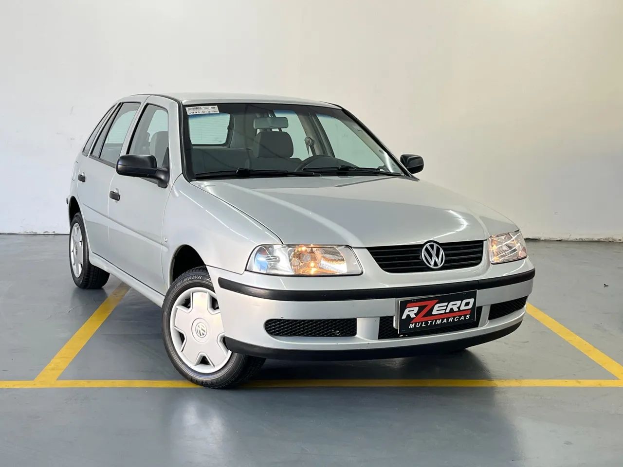 Volkswagen Gol Geração II 1000 Plus 1.0 16V Gasolina Mec. 4P 2001