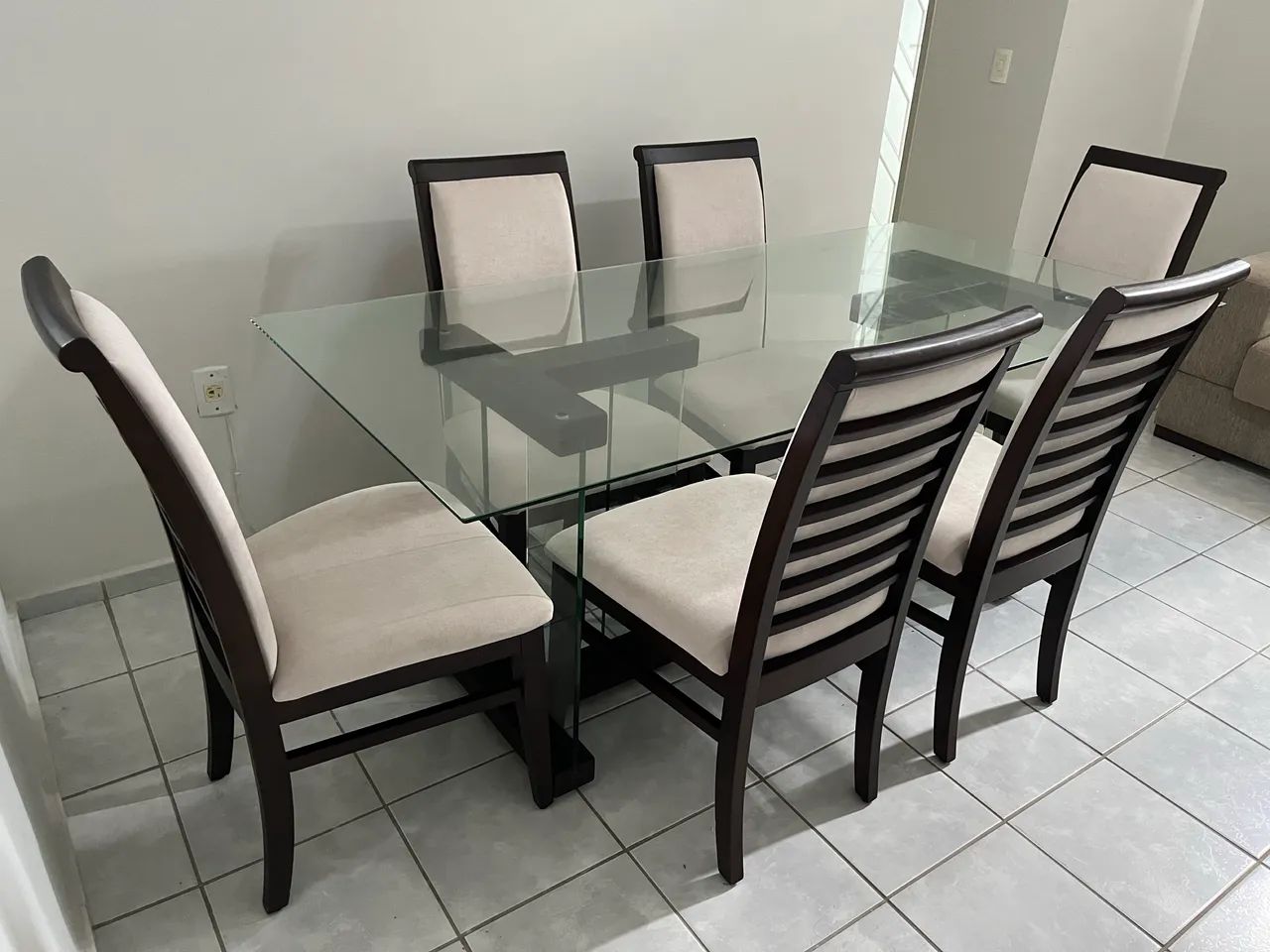 Mesa de jantar Jacauna com 06 cadeiras  - Foto 4