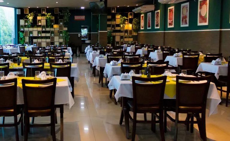 Vendo restaurante com cafeteria e delivery todo reformado e operando