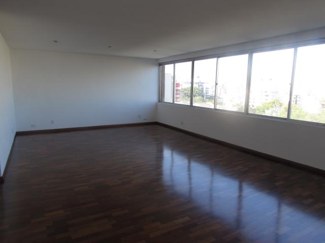 Apartamento para alugar com 4 dormitórios em , cod:I-019723
