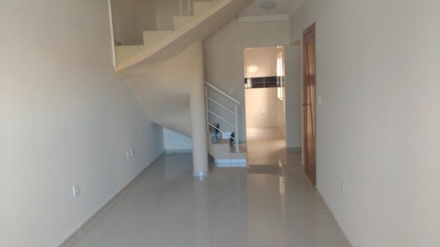 Sobrado novo próximo ao centro 03 quartos - Foto 4