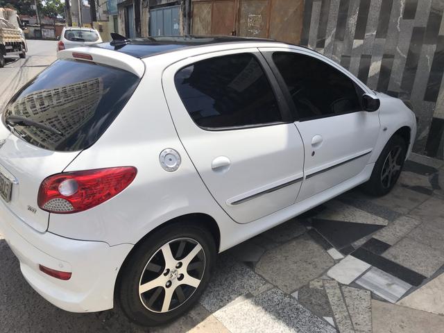 Peugeot 207 Quiksilver teto solar, aro 15, black piano, branco, completo - Foto 3