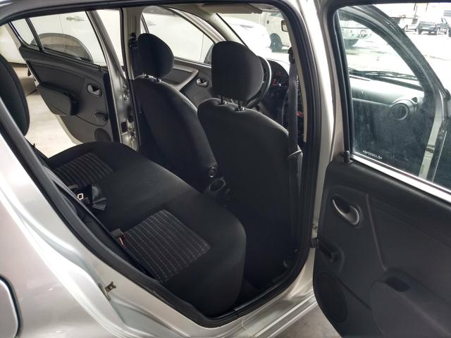 Renault Sandero 1.0 expression ano 2014 - Foto 9
