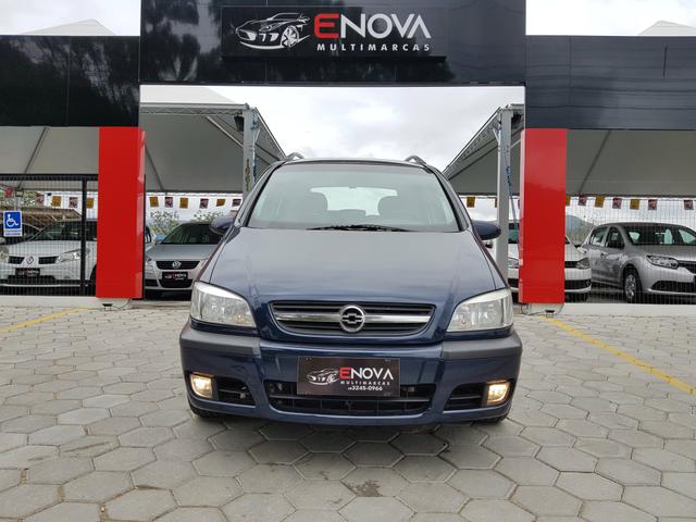 GM Zafira Elite 2005 Automática 2.0 8v Couro Airbag ABS Piloto Automático - Foto 12