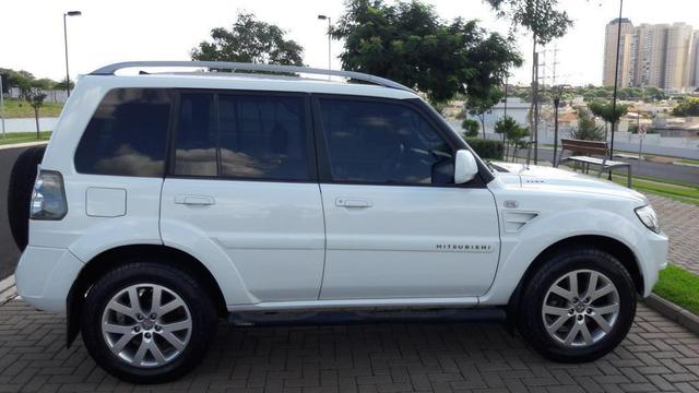 Pajero Tr4 4x2 automático 2012 super conservada - Foto 4