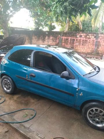 Vendo celta 2002 em dias no meu nome basico 2 portas - Foto 3