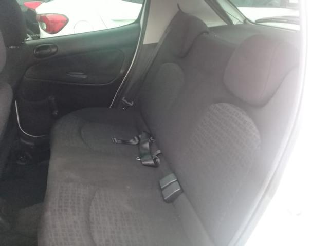 PEUGEOT 206 HATCH SELECTION 1.0 16v - Foto 6