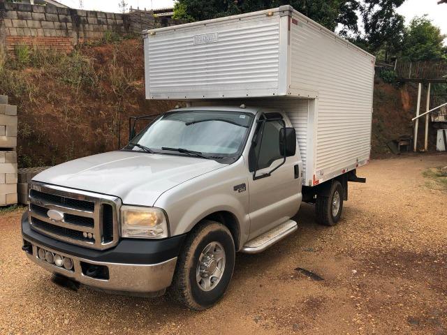 F-350 Baú Com Ar Condicionado