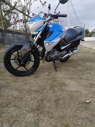 SUZUKI INAZUMA 250