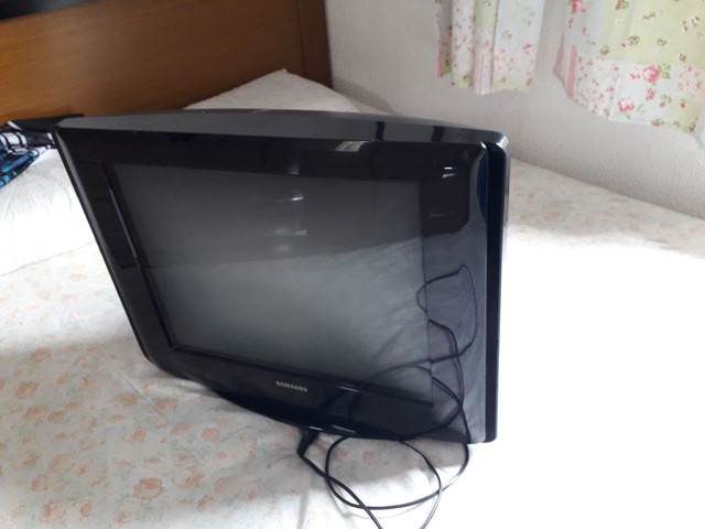 Vendo esa TV semi nova 