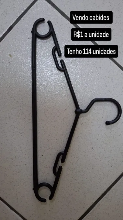 Cabides de plástico - R$2 cada