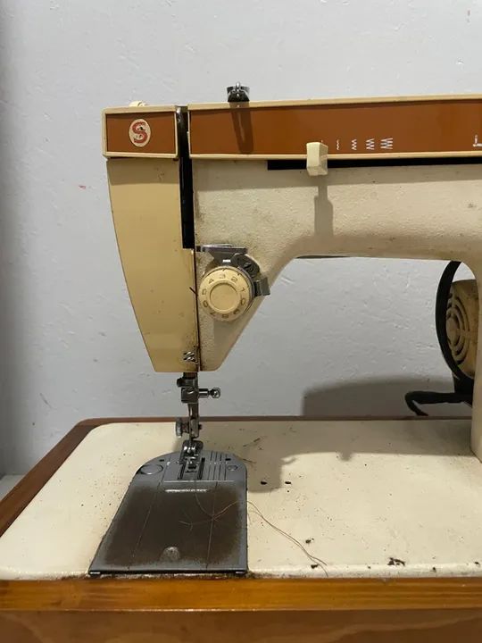 Máquina de Costura Singer Antiga