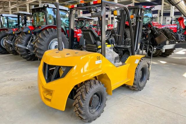 Empilhadeira 4x4 TEU Sem Cabine 3,5T Triplo Estágio - Foto 5