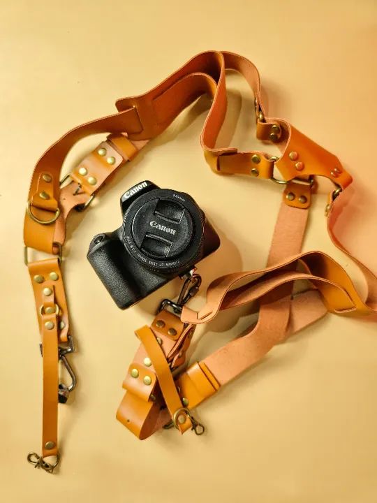 Alça dupla de couro ajustável para câmera Mirrorless ou DSLR  - Foto 2