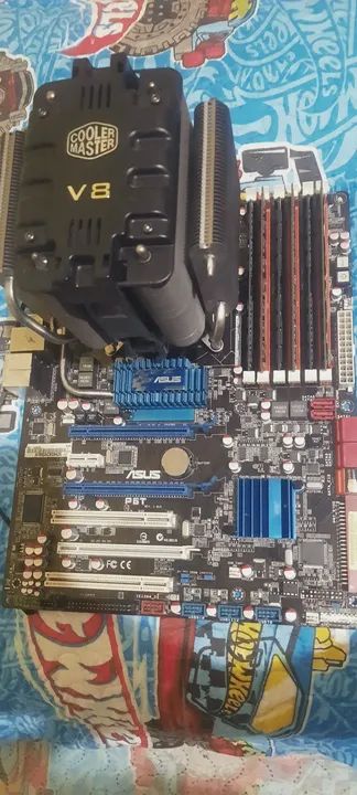 Placa Mãe Asus P8T com Cooler Master V8