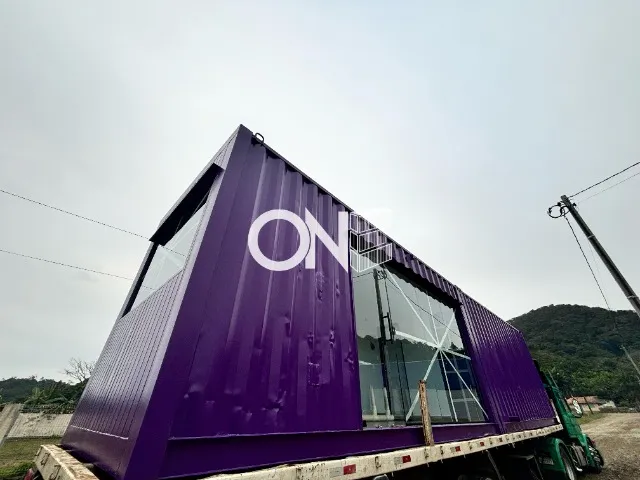 Lavanderia em container compacta, moderna e eficiente
