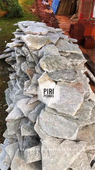 PEDRA DE PIRENÓPOLIS E BORDA DE PISCINA