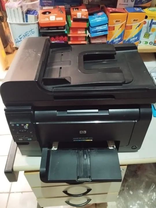 Impressora HP laser jet 100 color