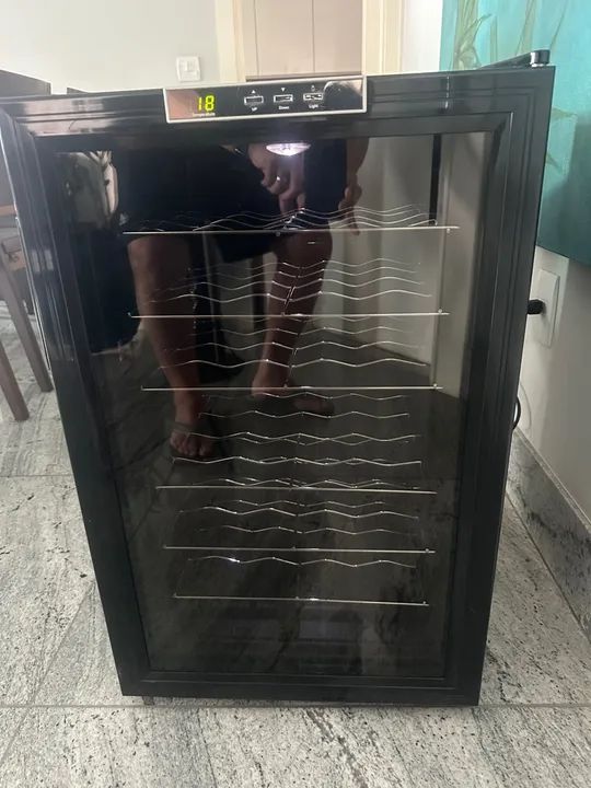 Adega Climatizada para Vinho 24 Garrafas - Oportunidade  - Foto 4