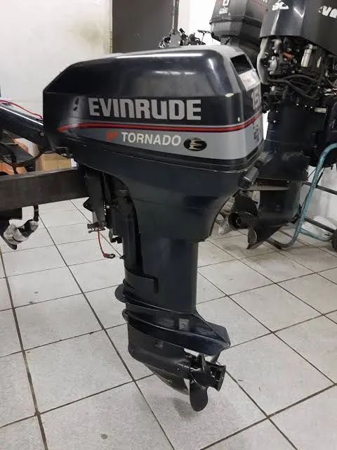 Conjunto Barco de alumínio + motor Evinrude 15 Hp  - Foto 2