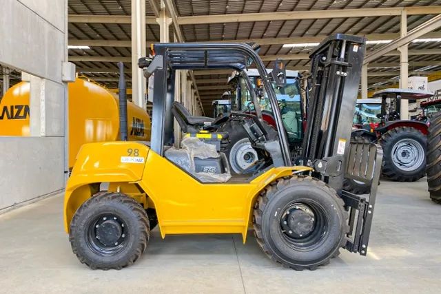 Empilhadeira 4x4 TEU Sem Cabine 3,5T Triplo Estágio - Foto 2