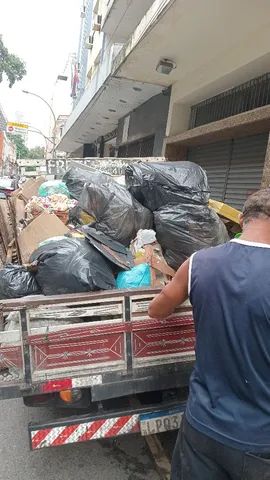 Faço frete e retirada de entulhos. 