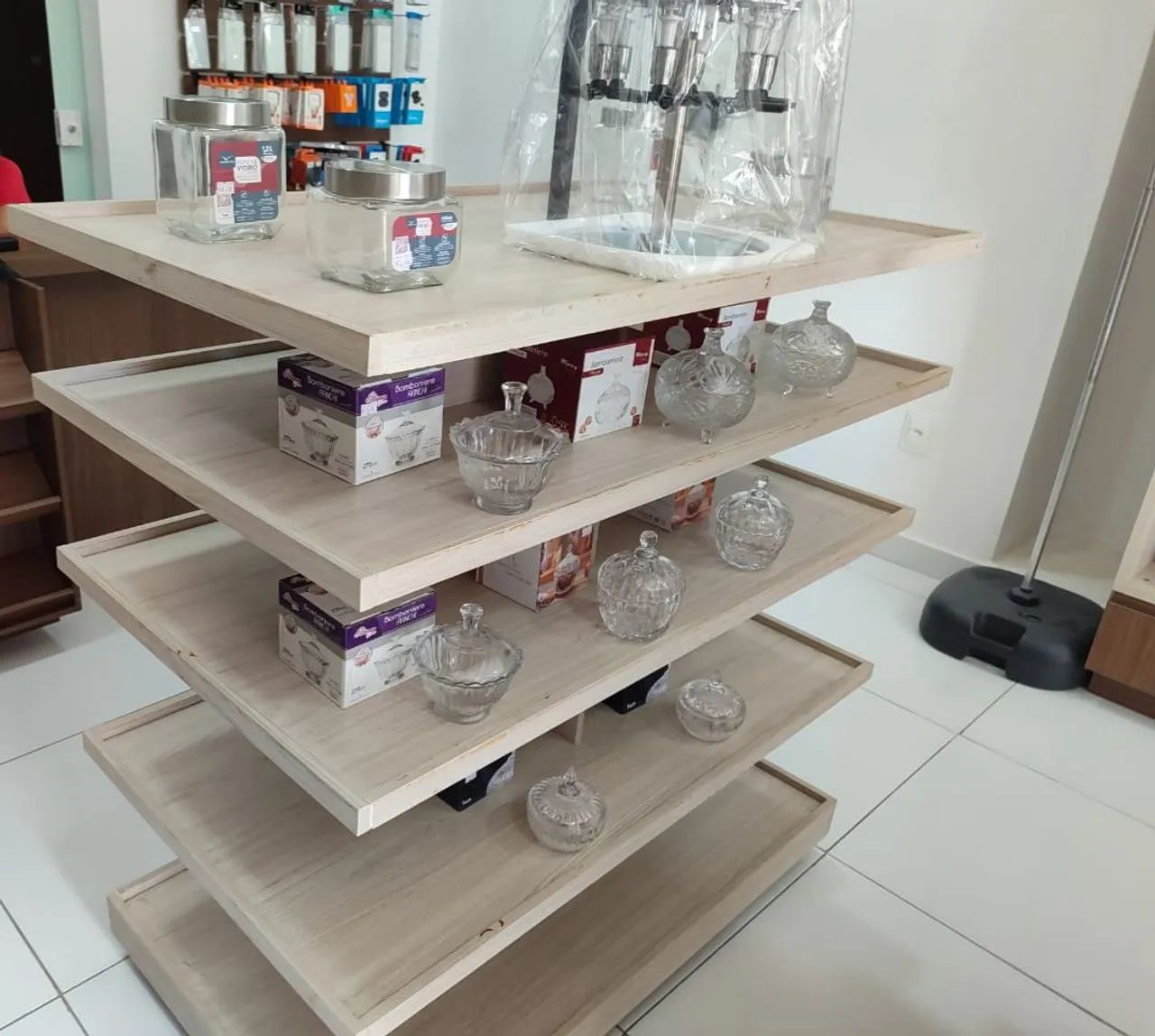 Expositores e Prateleiras para Comércio - Foto 2